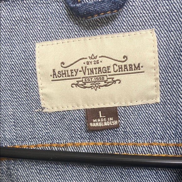 Ashley Vintage Charm Blue Denim Jacket - Picture 3 of 3
